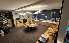 Hostellerie Saint Vincent Beauvais Aeroport